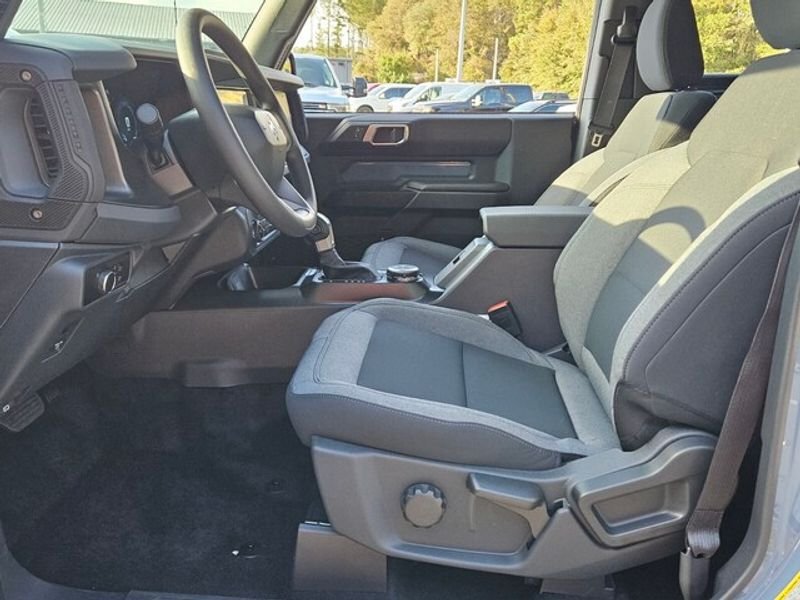 New 2025 Ford Bronco 2-Door AWD/4WD image 6