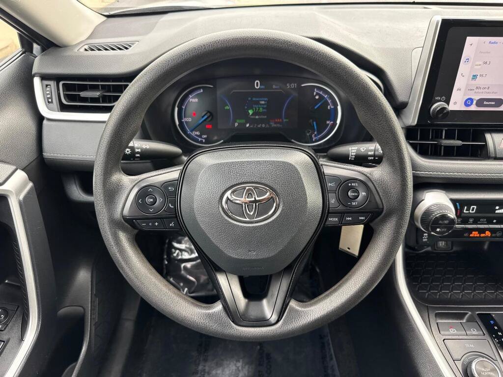 Certified 2024 Toyota RAV4 LE AWD/4WD image 7