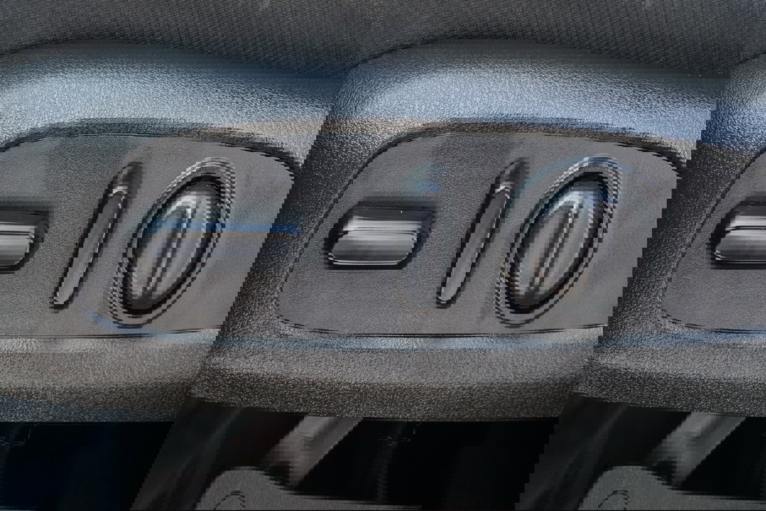 Used 2021 GMC Acadia SLE w/ Driver Convenience Package image 13