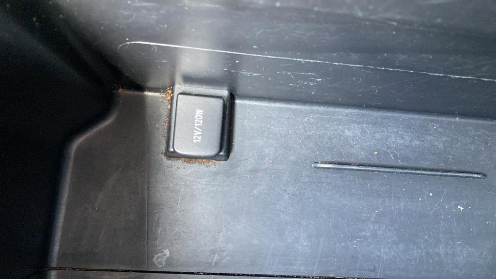 Used 2019 Toyota Highlander LE AWD/4WD image 14