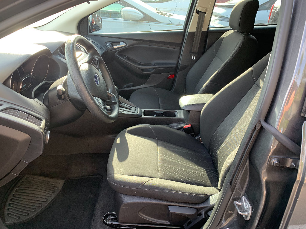 Used 2017 Ford Focus SE FWD image 11