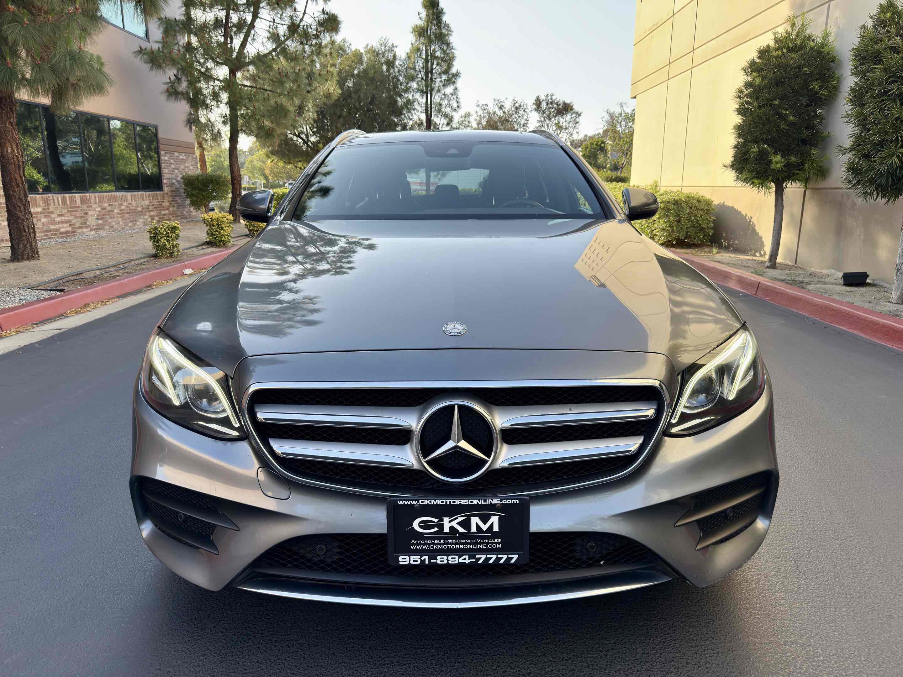 Used 2017 Mercedes-Benz E 400 4MATIC Wagon image 9