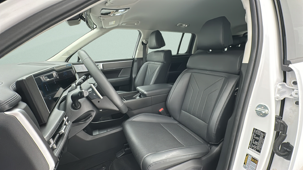 Used 2024 Hyundai Santa Fe SEL AWD/4WD image 14