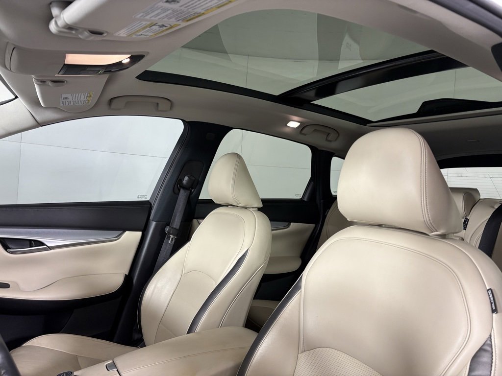 Used 2021 INFINITI QX50 Essential w/ Convenience Package image 16