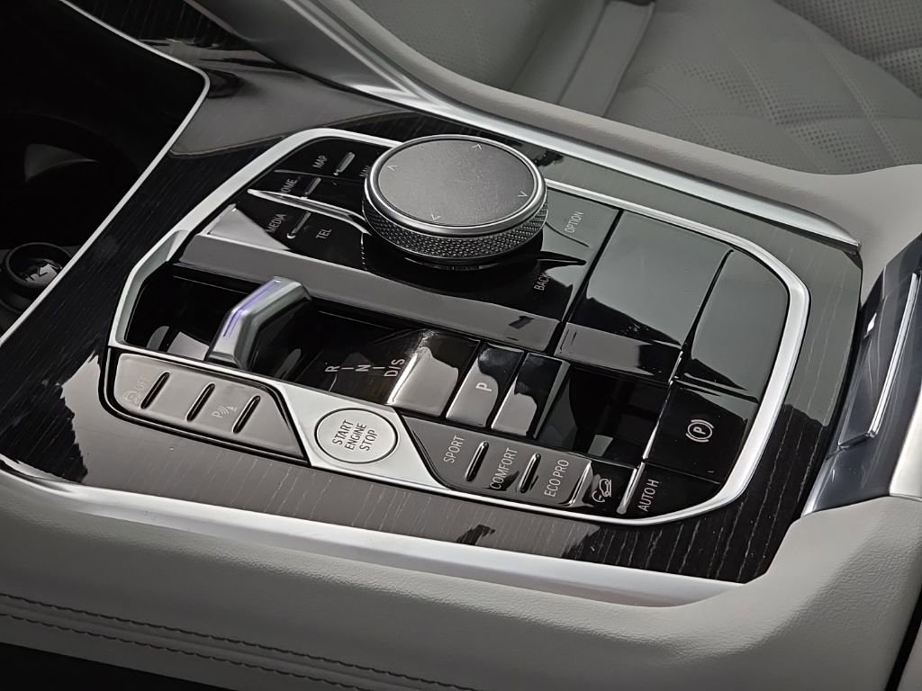 New 2026 BMW X6 xDrive40i w/ Climate Comfort Package image 22