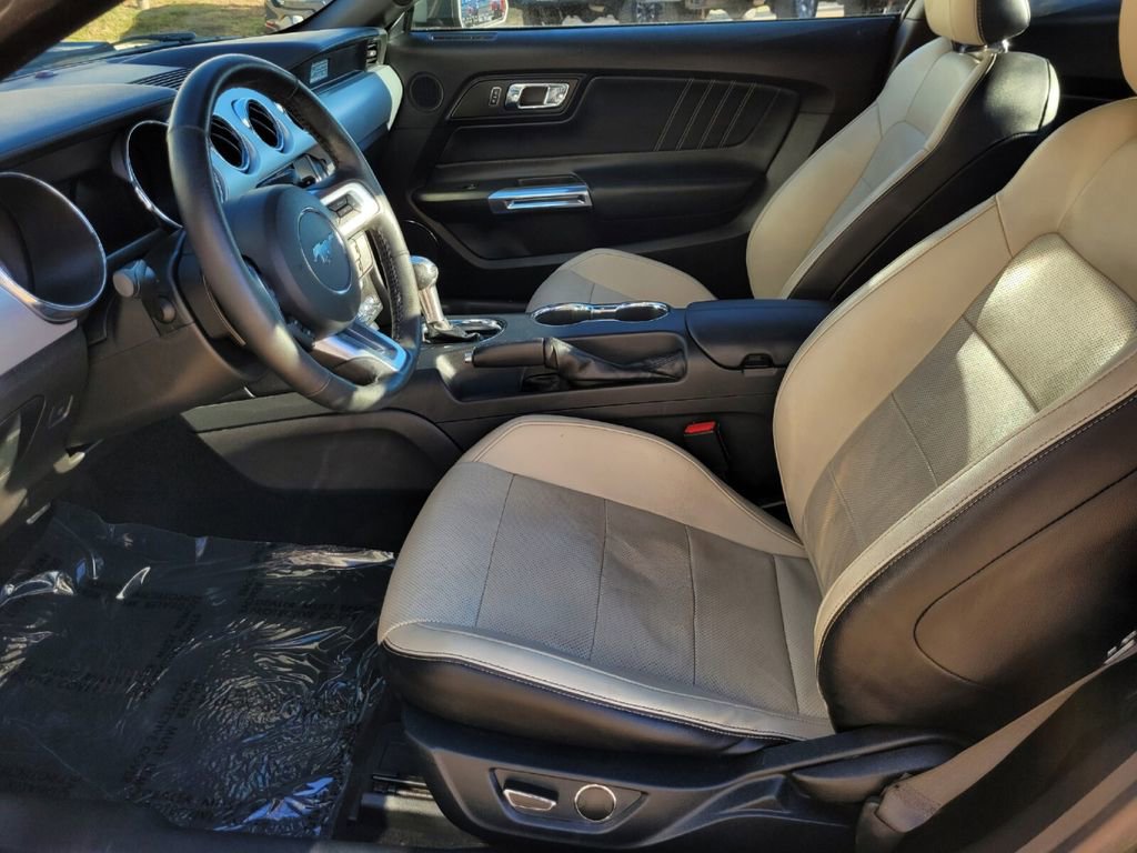 Used 2016 Ford Mustang Premium image 15