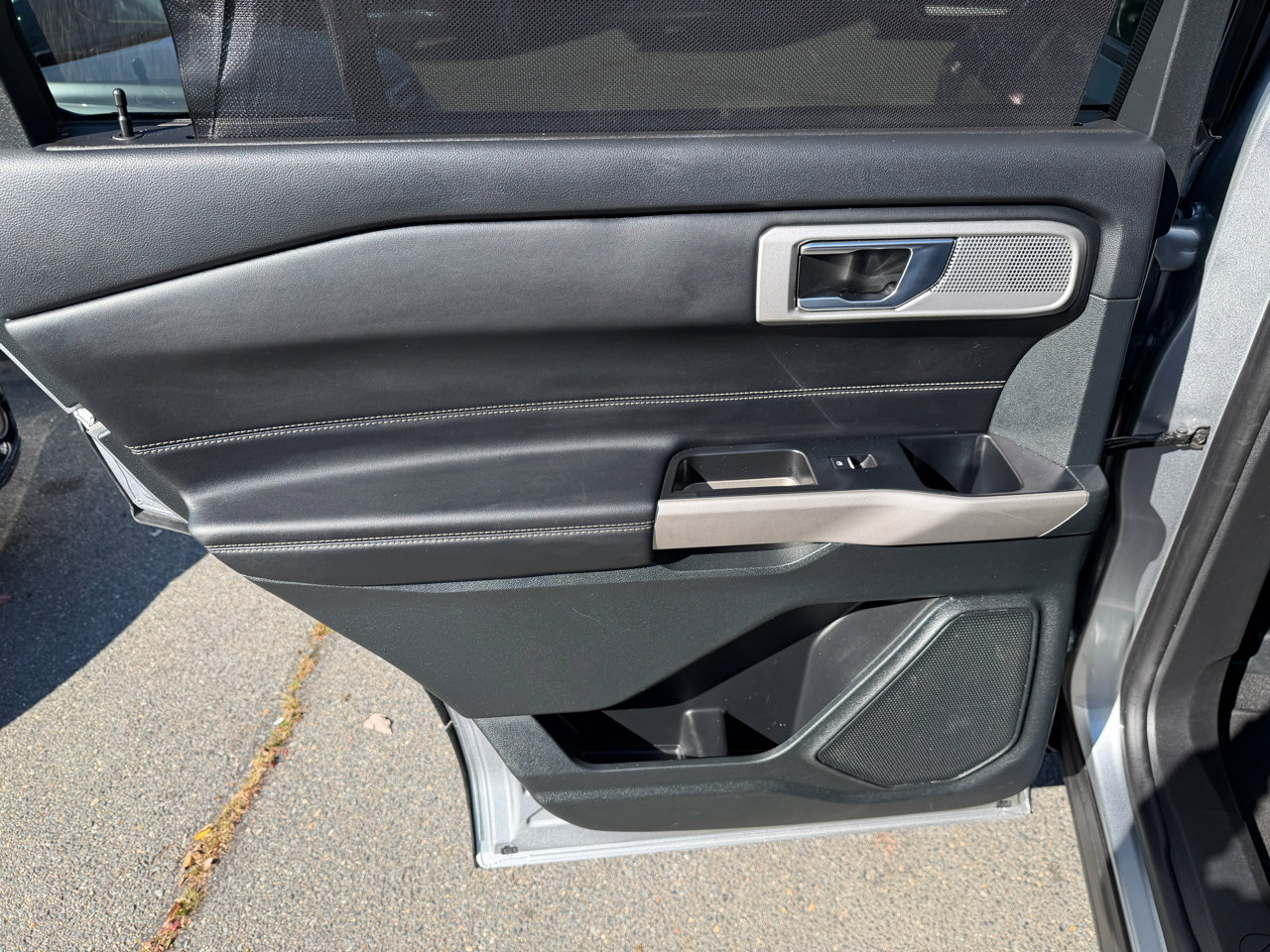 Used 2024 Ford Explorer Limited AWD/4WD image 19
