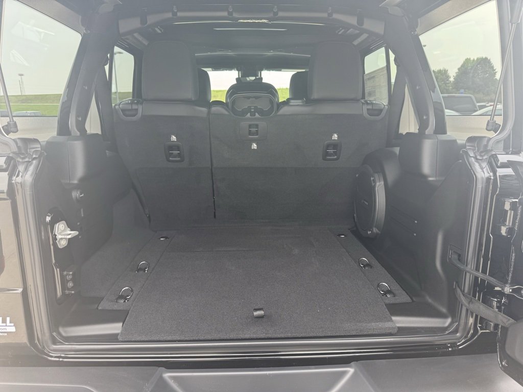 New 2025 Jeep Wrangler Unlimited Rubicon 392 image 13