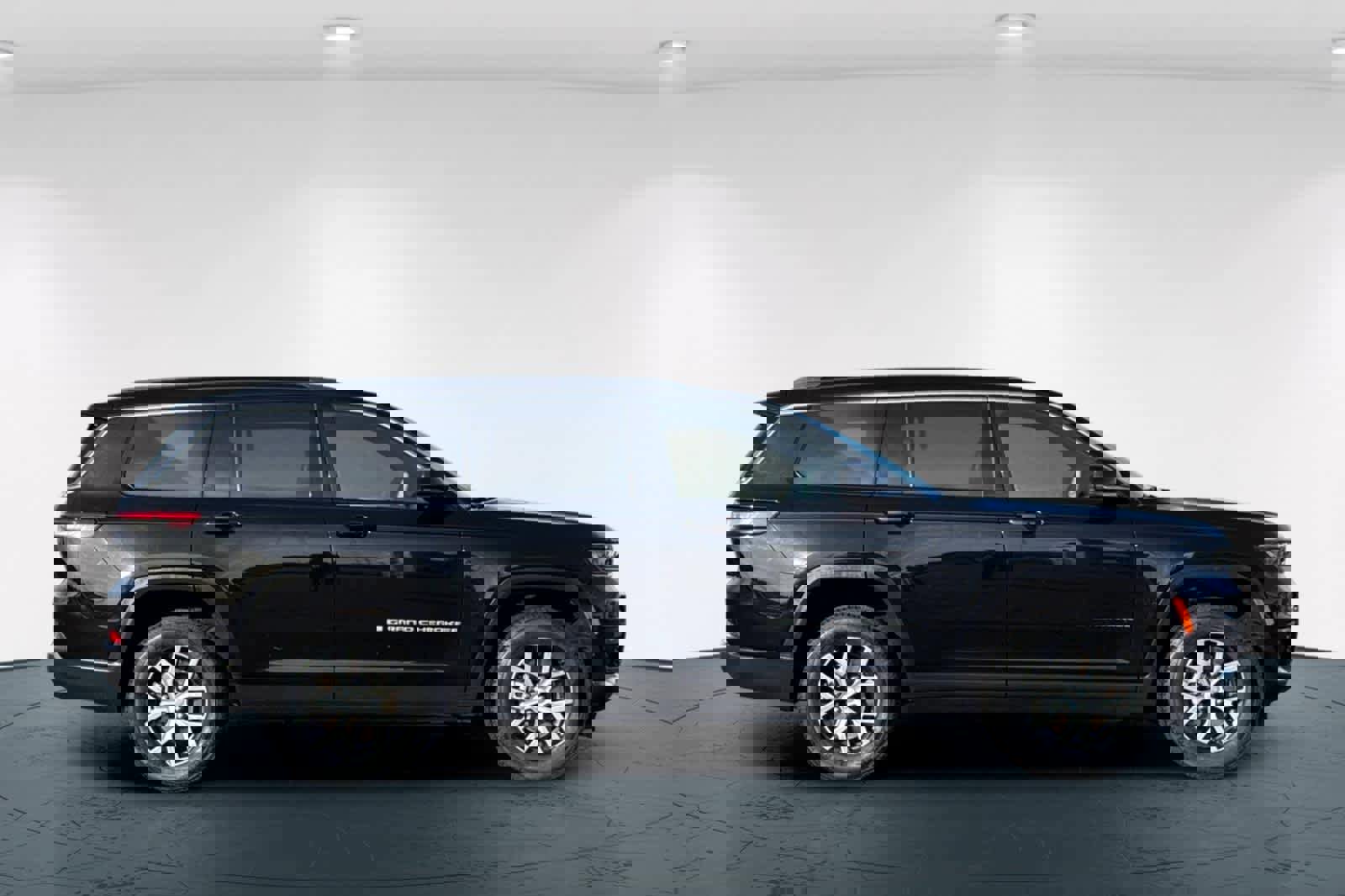 Used 2024 Jeep Grand Cherokee L Limited w/ Luxury Tech Group II image 6