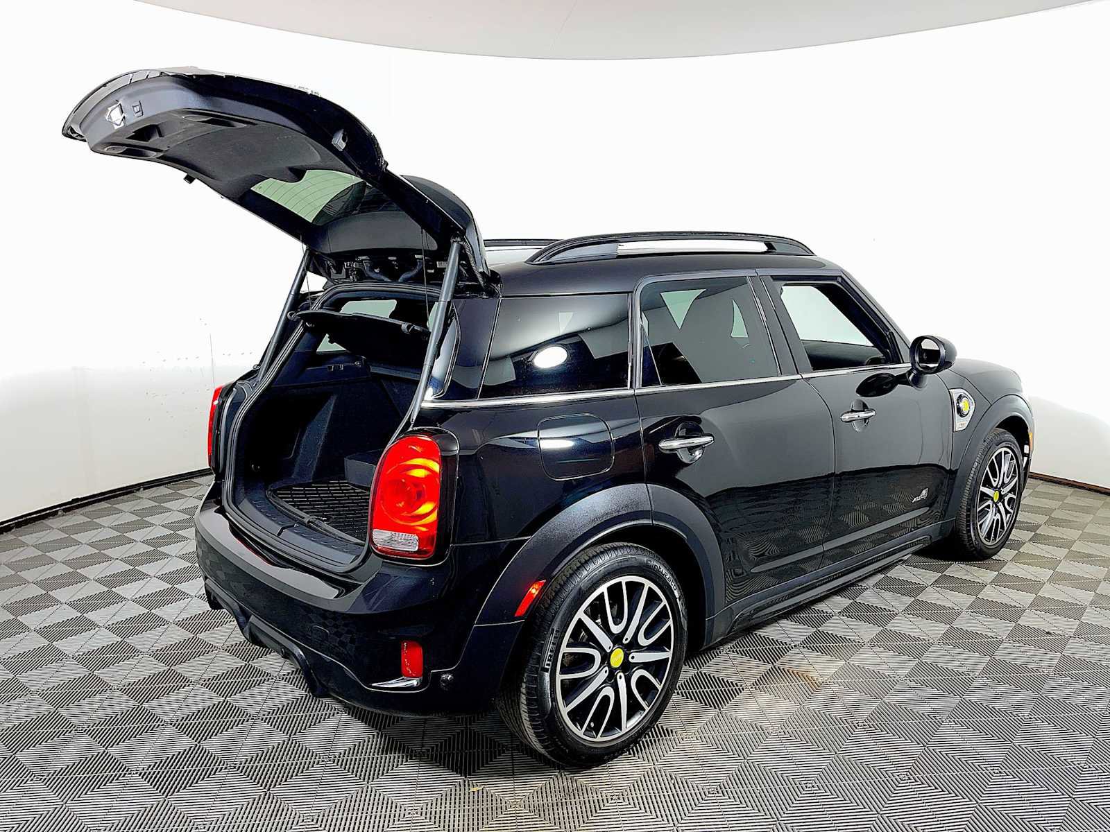 Used 2019 MINI Cooper Countryman SE w/ Signature Upholstery Package image 22