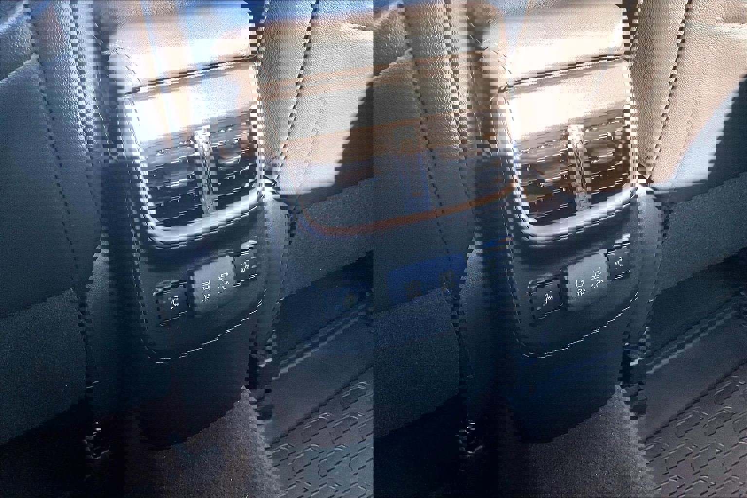 Used 2022 Subaru Legacy Limited w/ Popular Package #3 image 32