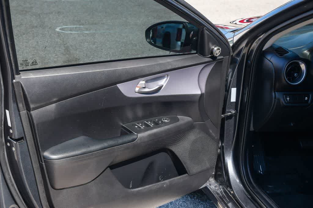 Used 2022 Kia Forte LXS FWD image 24