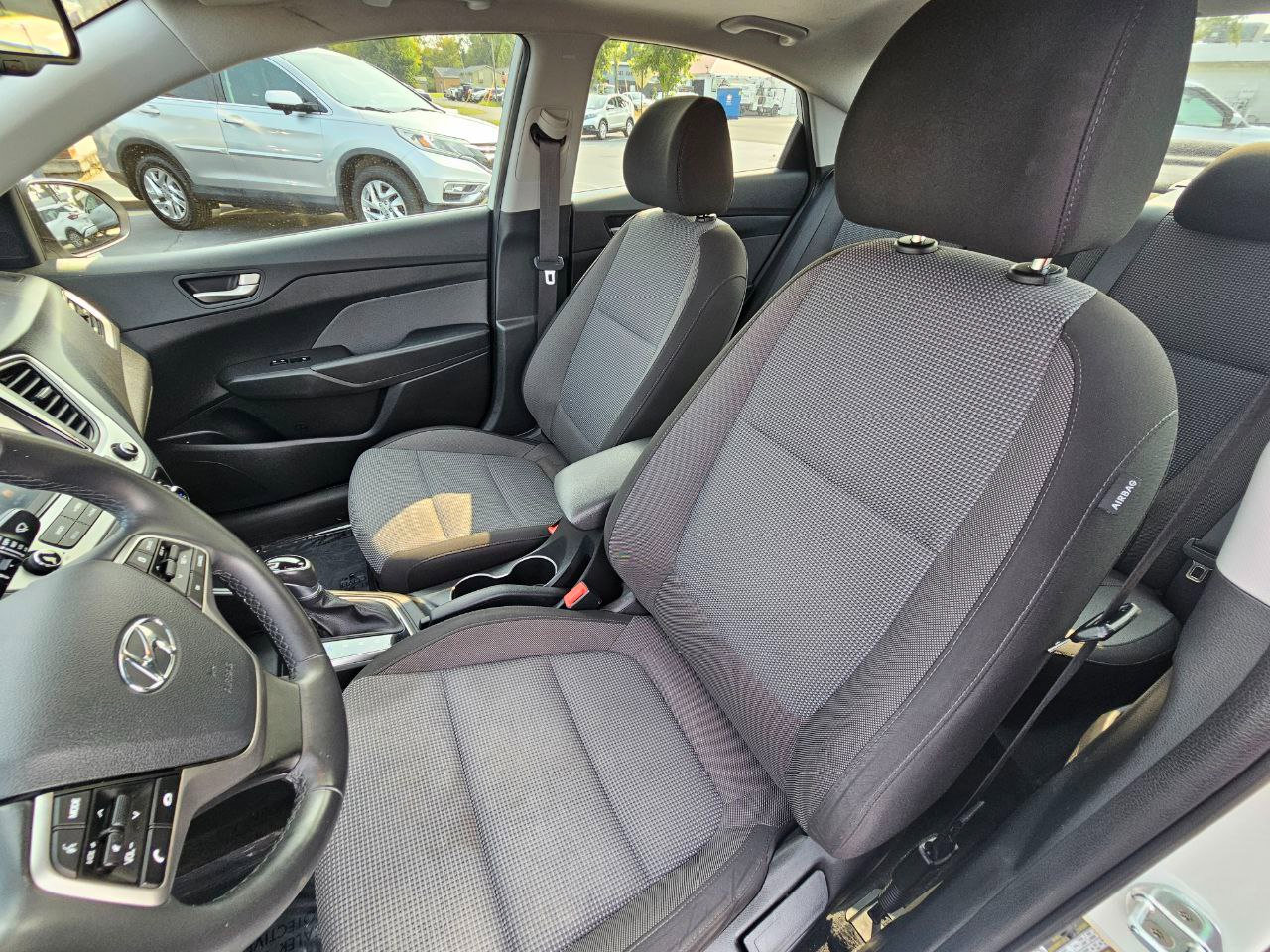 Used 2020 Hyundai Accent Limited image 12