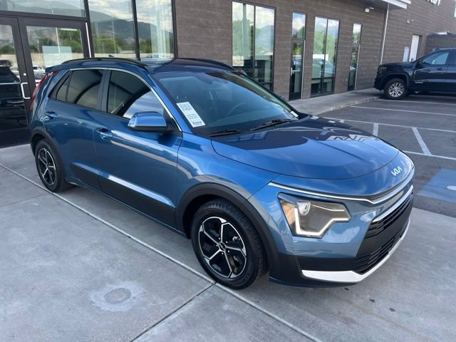 Used 2023 Kia Niro EX w/ EX Cold Weather Package FWD image 2