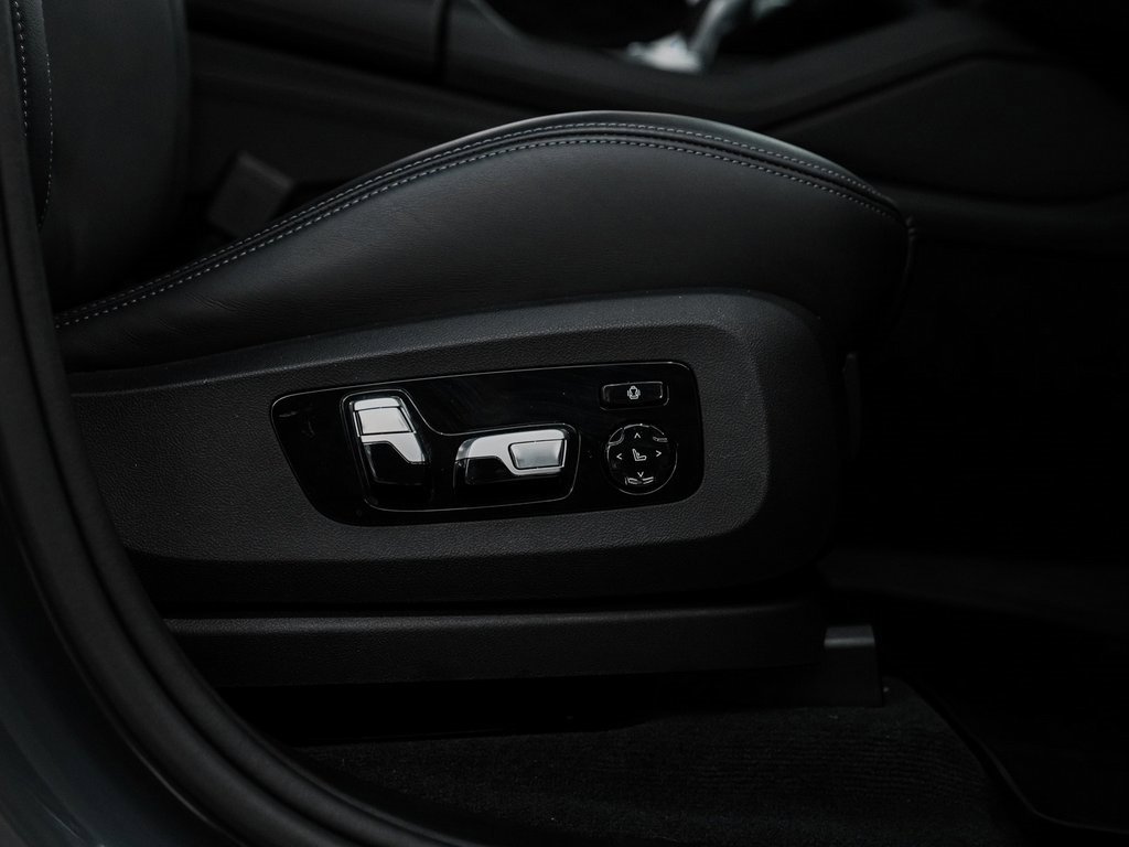 Used 2024 BMW X5 M Competition w/ Executive Package image 39