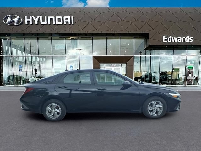 Used 2024 Hyundai Elantra SE FWD image 6