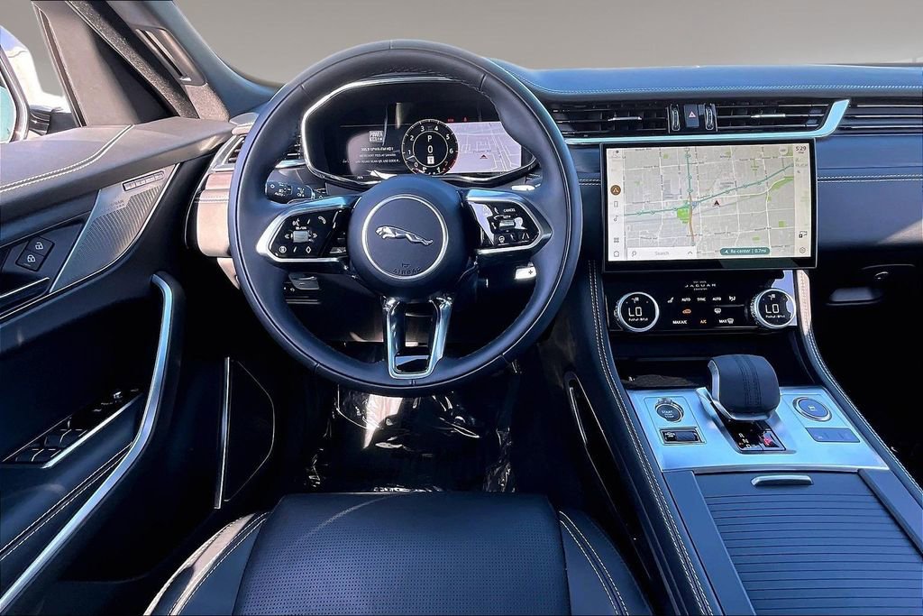 Used 2026 Jaguar F-PACE R-Dynamic S AWD/4WD image 8