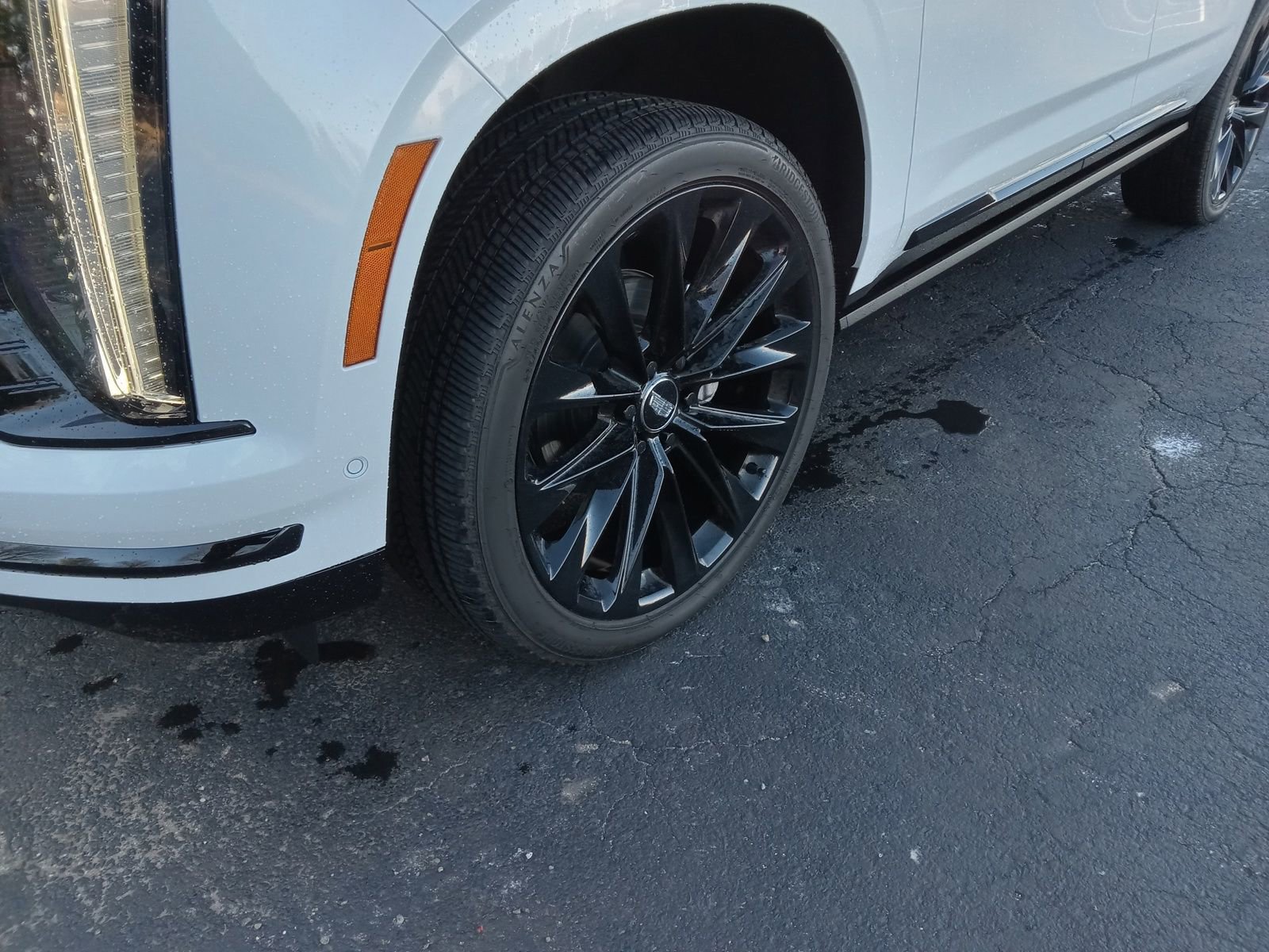 Used 2026 Cadillac Escalade Platinum Sport w/ LPO, ONYX Package image 6