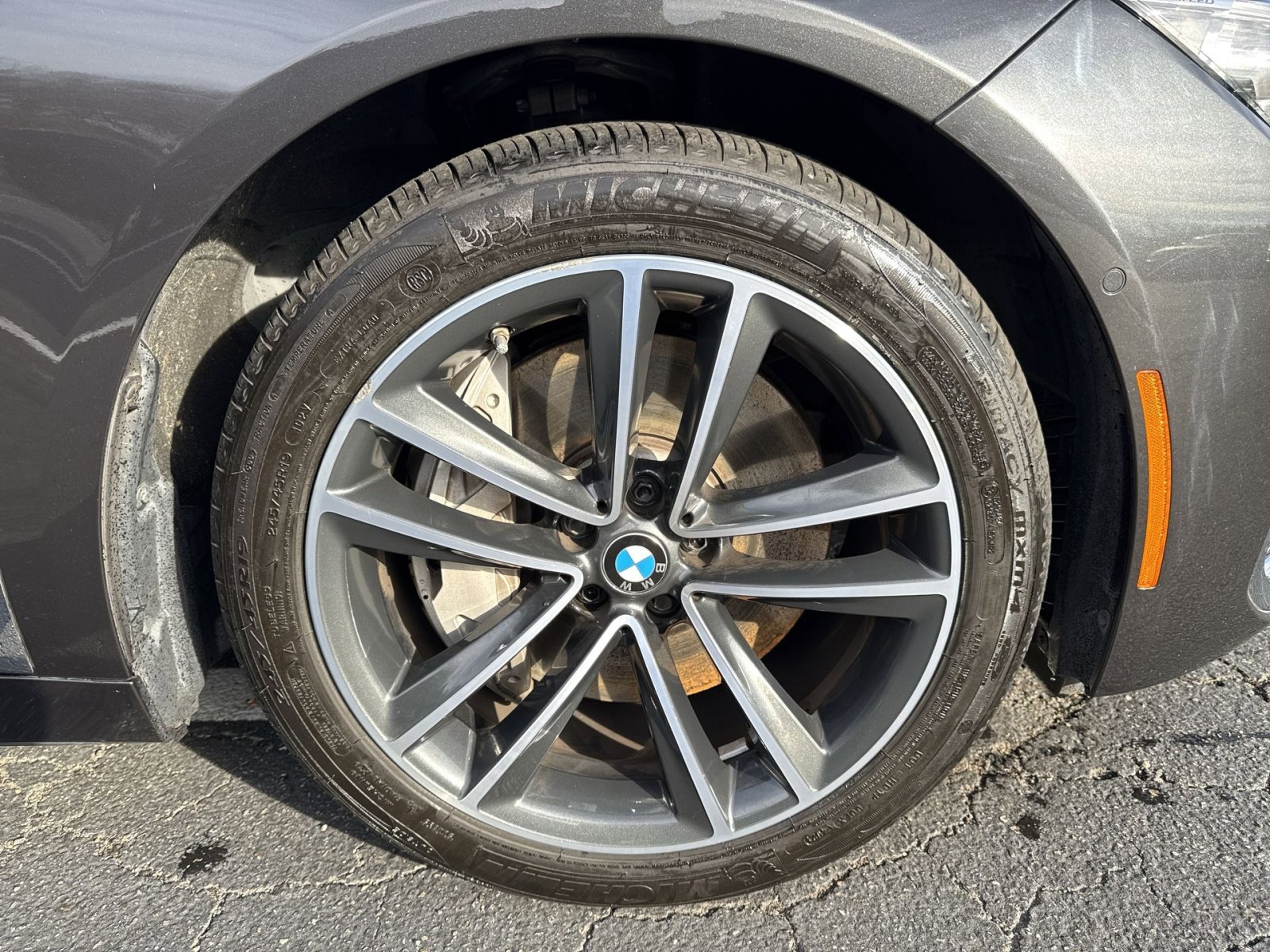 Used 2020 BMW 750i xDrive w/ Autobahn Package image 2