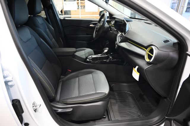 New 2026 Chevrolet Trax LT FWD image 10