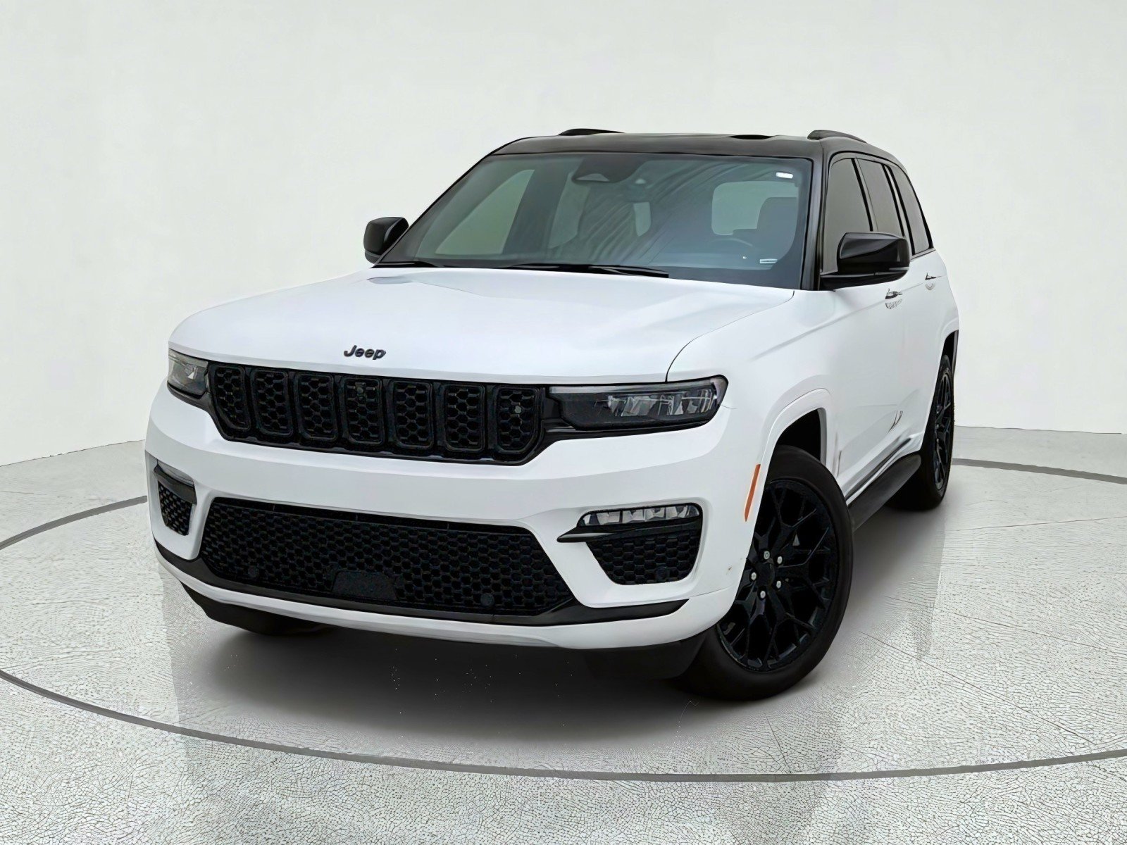 Used 2024 Jeep Grand Cherokee Summit AWD/4WD image 2