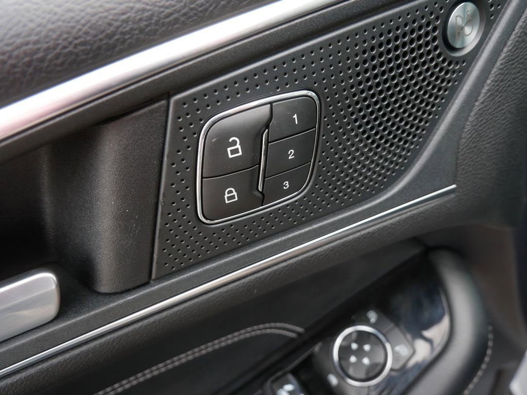 Used 2020 Ford Edge Titanium w/ Equipment Group 301A image 15