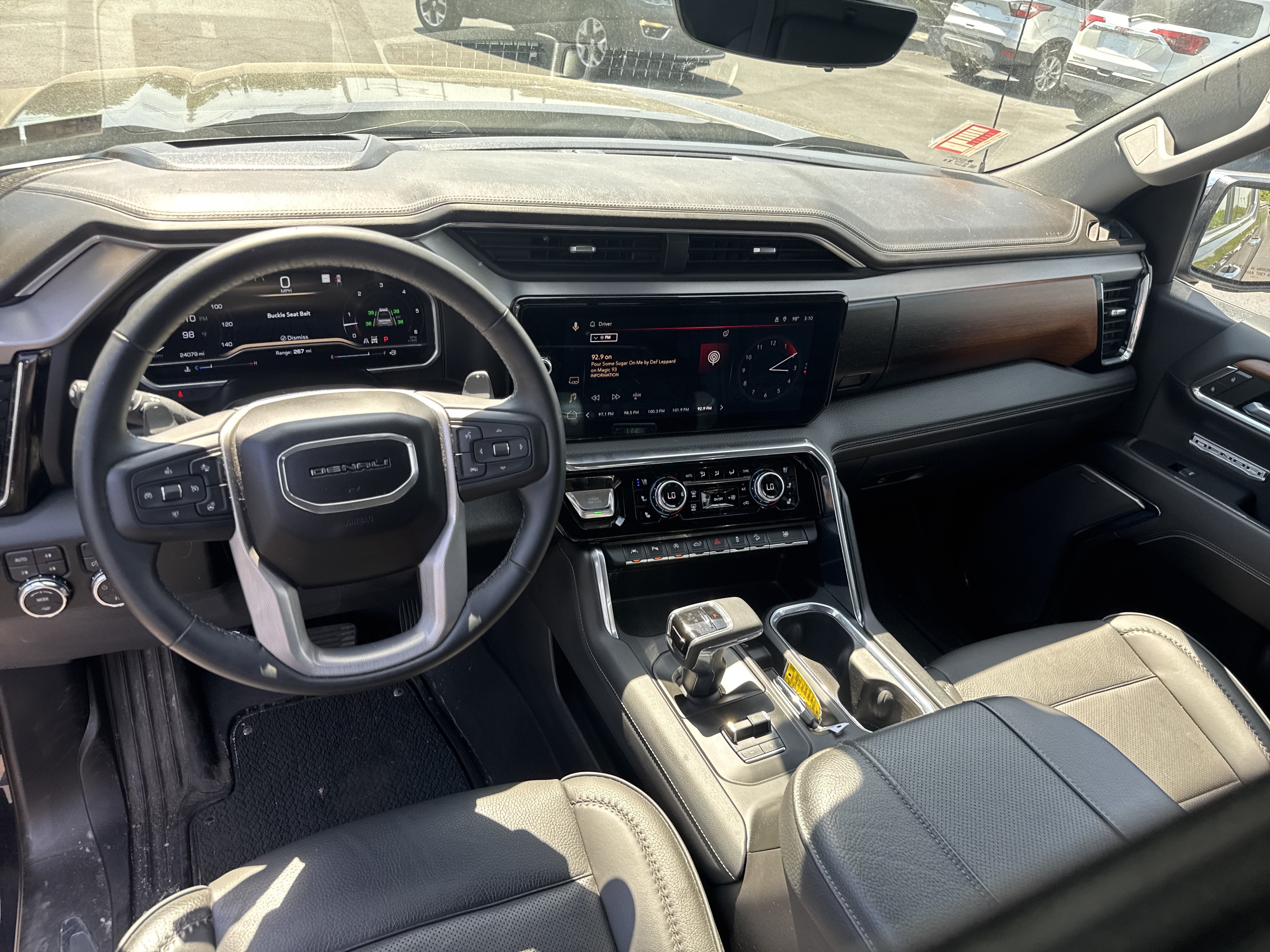 Used 2023 GMC Sierra 1500 Denali w/ Technology Package AWD/4WD image 14