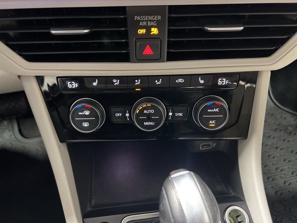 Used 2019 Volkswagen Jetta SEL image 34