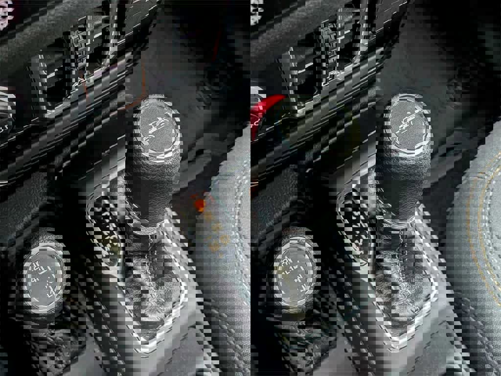 Used 2024 Jeep Gladiator Sport image 26