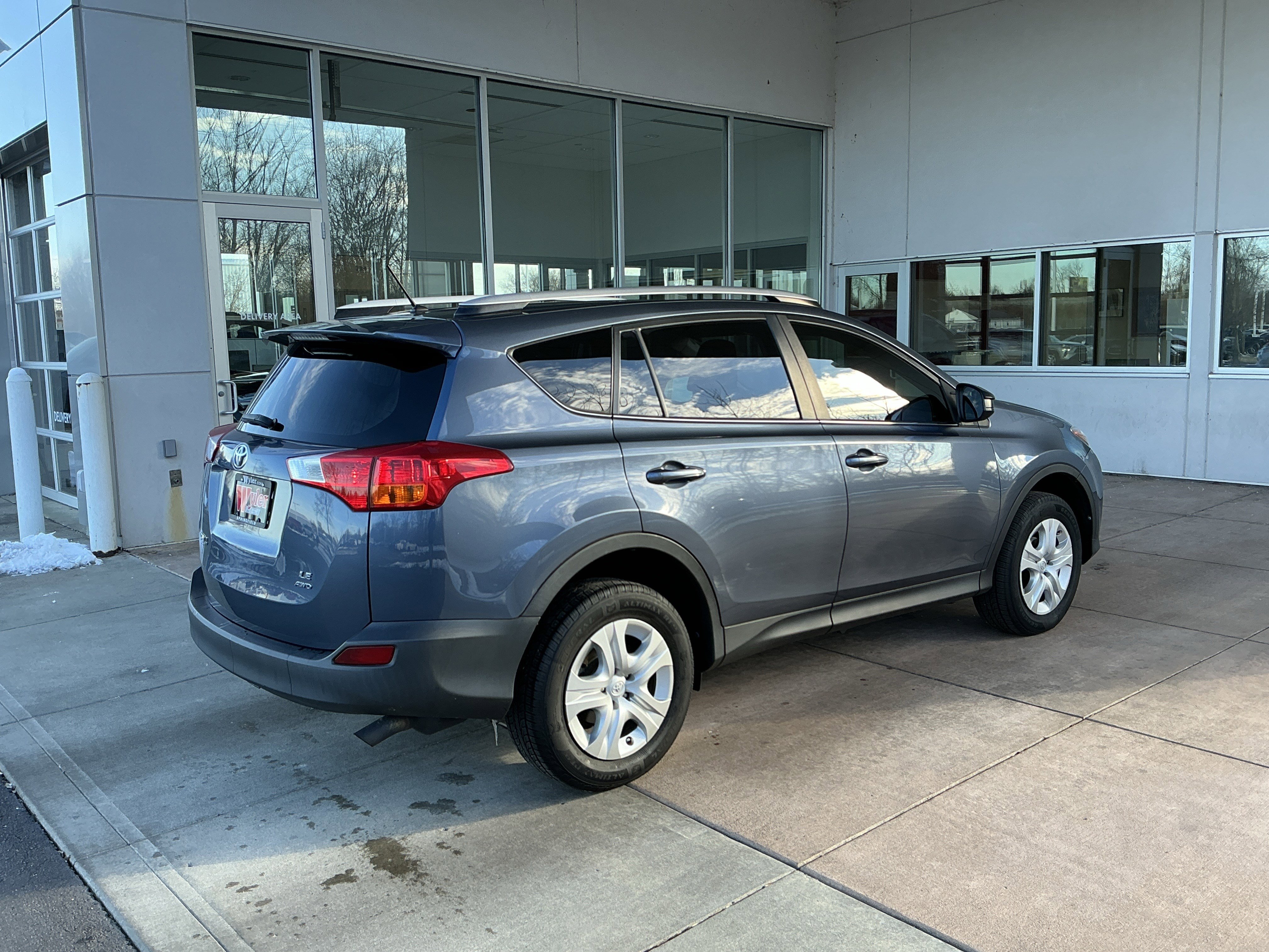 Used 2014 Toyota RAV4 LE image 22