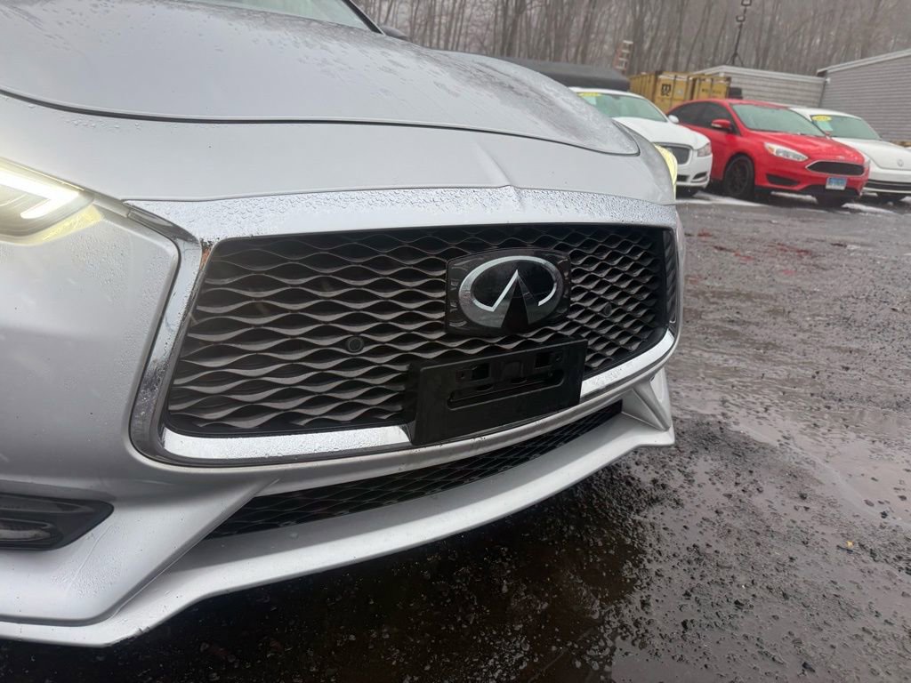 Used 2017 INFINITI Q60 Red Sport 400 image 13
