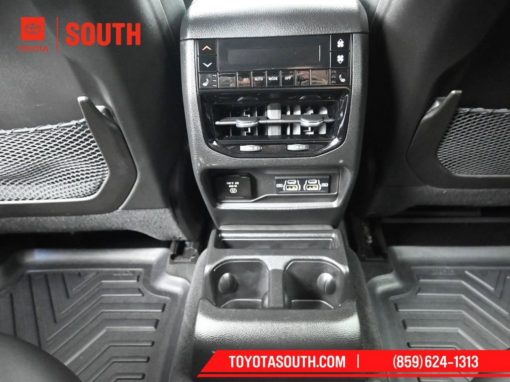 Used 2023 Jeep Grand Cherokee L Limited image 24