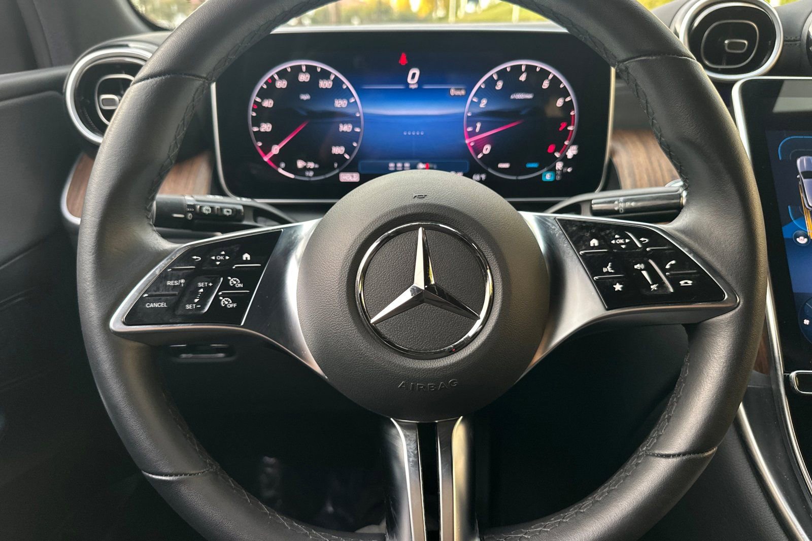 Certified 2025 Mercedes-Benz GLC 300 4MATIC image 23