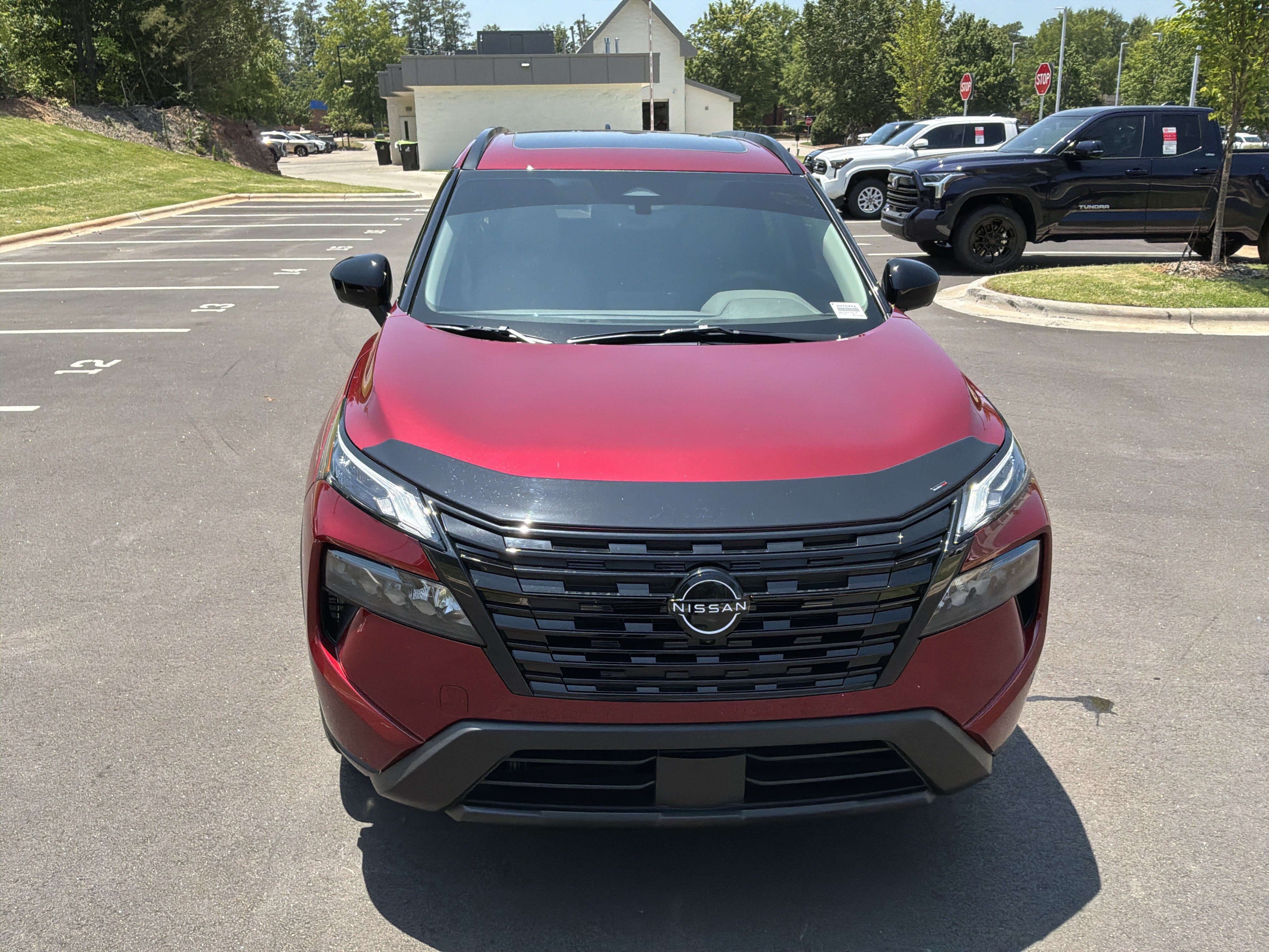 Used 2026 Nissan Rogue Dark Armor FWD image 3