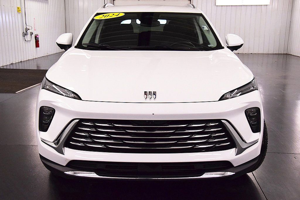 Used 2024 Buick Envision Preferred image 2