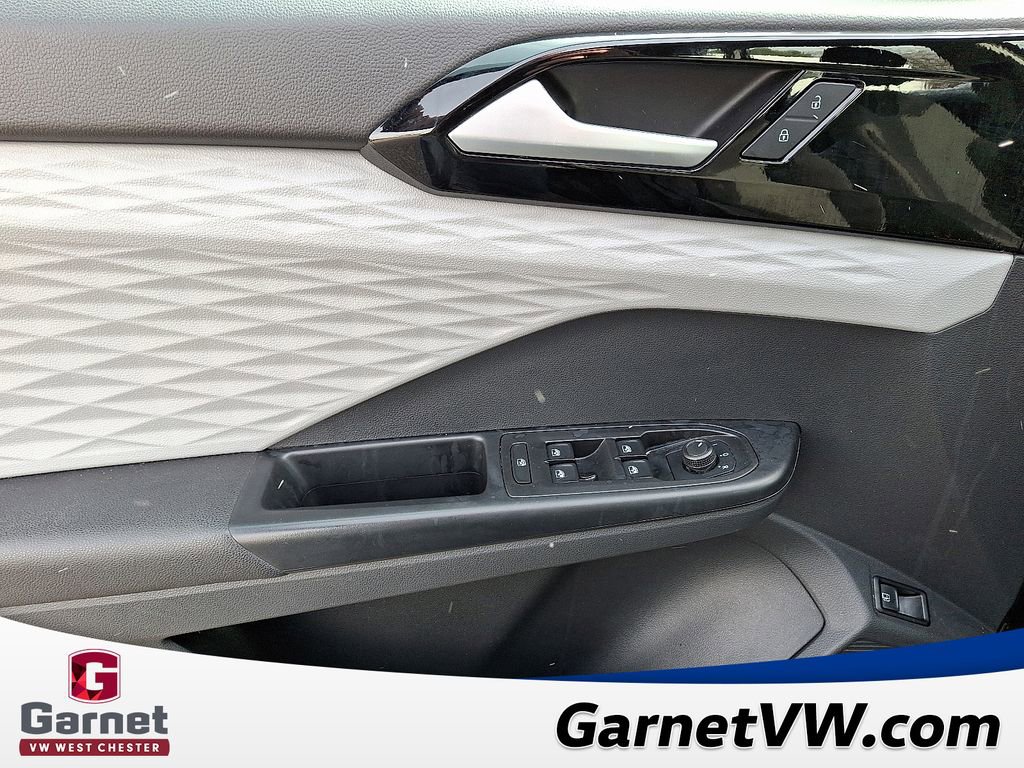 Used 2023 Volkswagen Taos S image 40