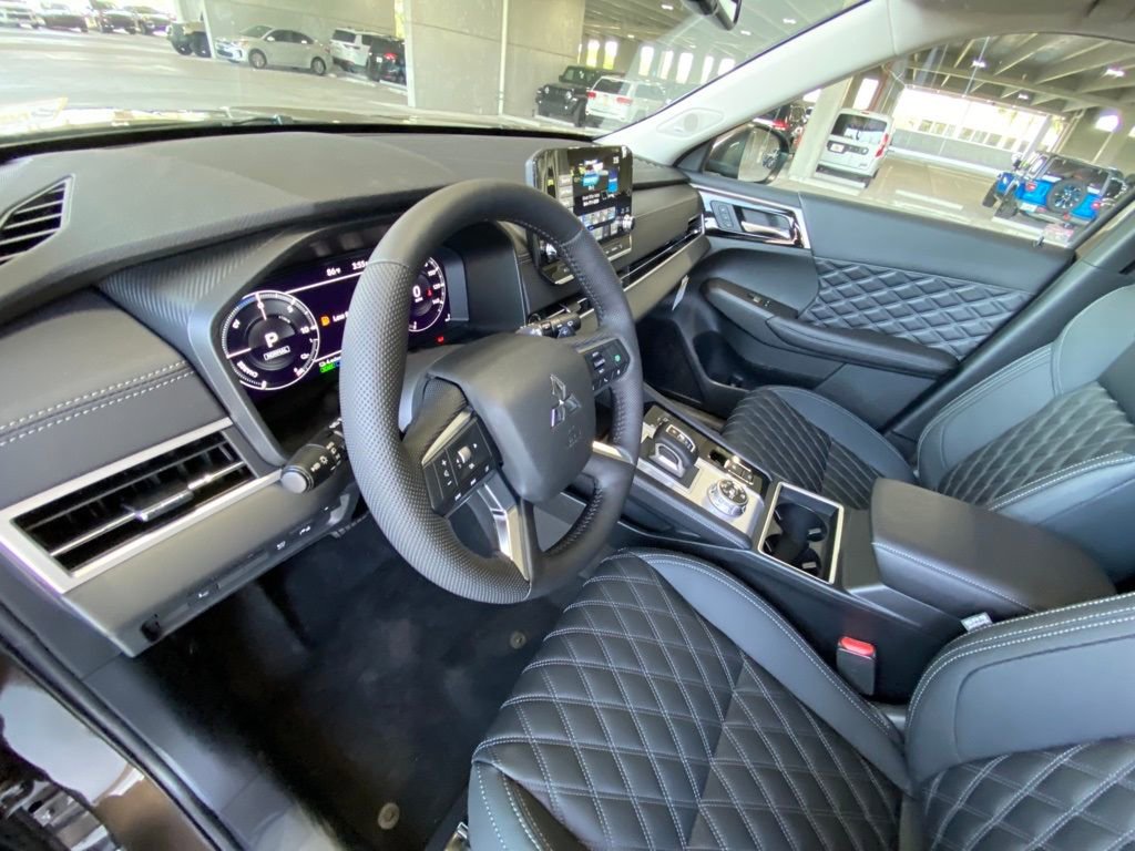 New 2023 Mitsubishi Outlander SEL image 39