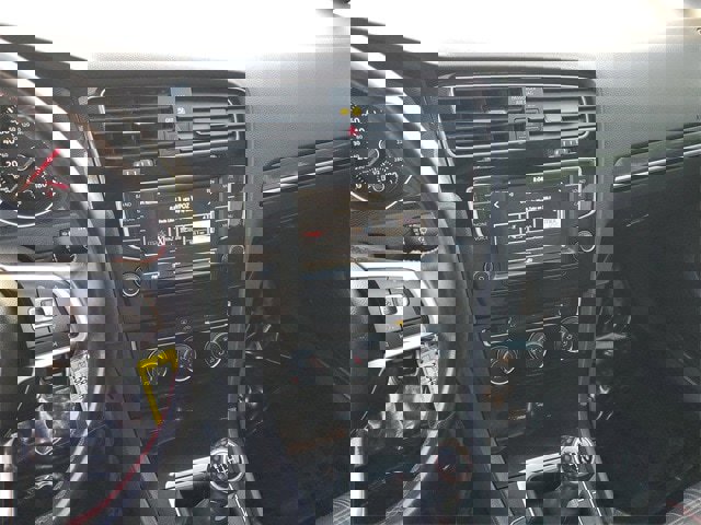 Used 2016 Volkswagen Golf S image 22