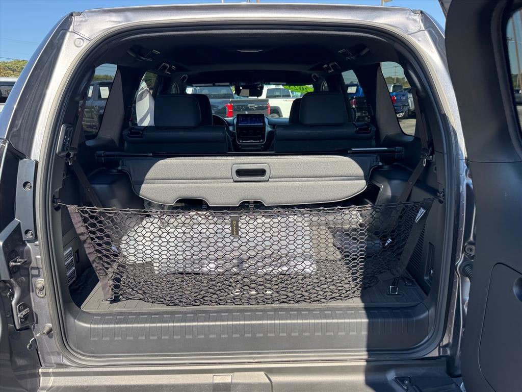 Used 2023 Lexus GX 460 Premium w/ Accessory Package AWD/4WD image 21