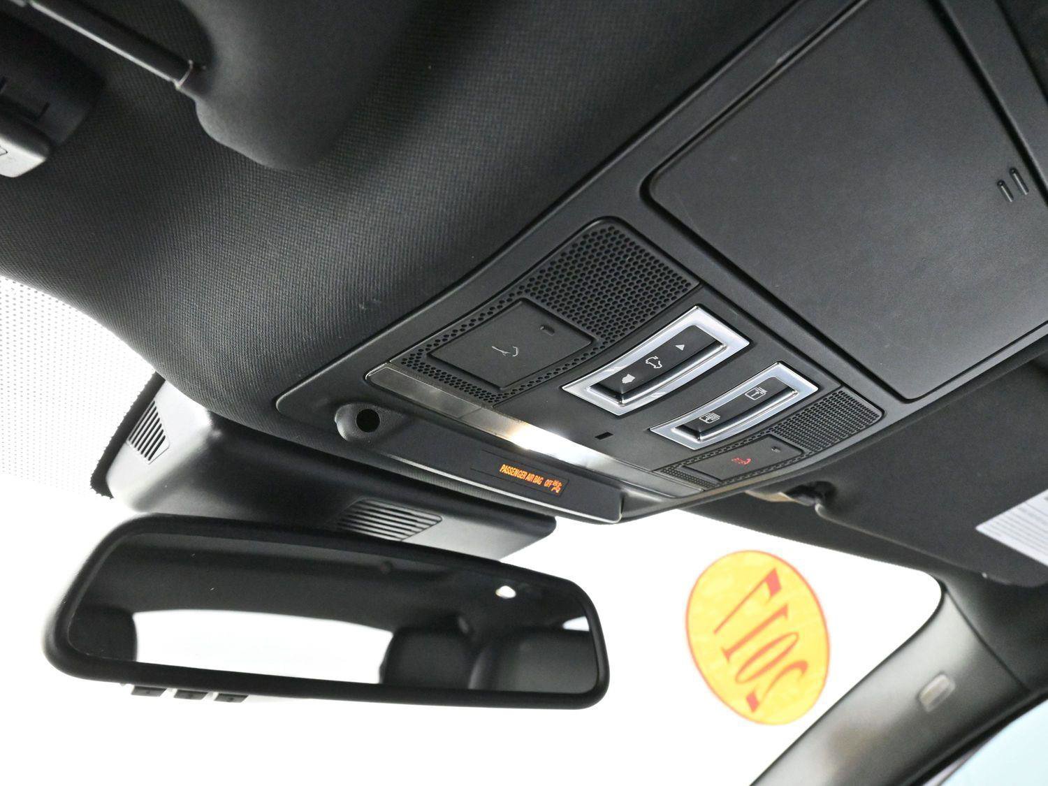 Used 2017 Jaguar F-PACE Premium image 26