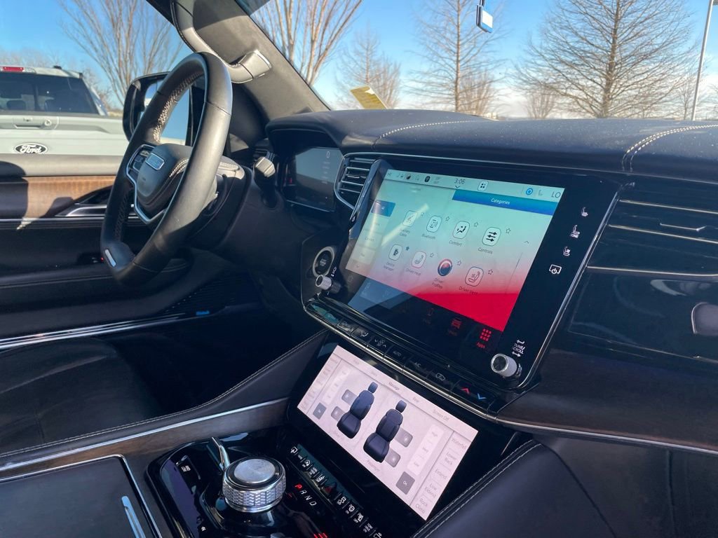 Used 2022 Jeep Grand Wagoneer Series II image 29