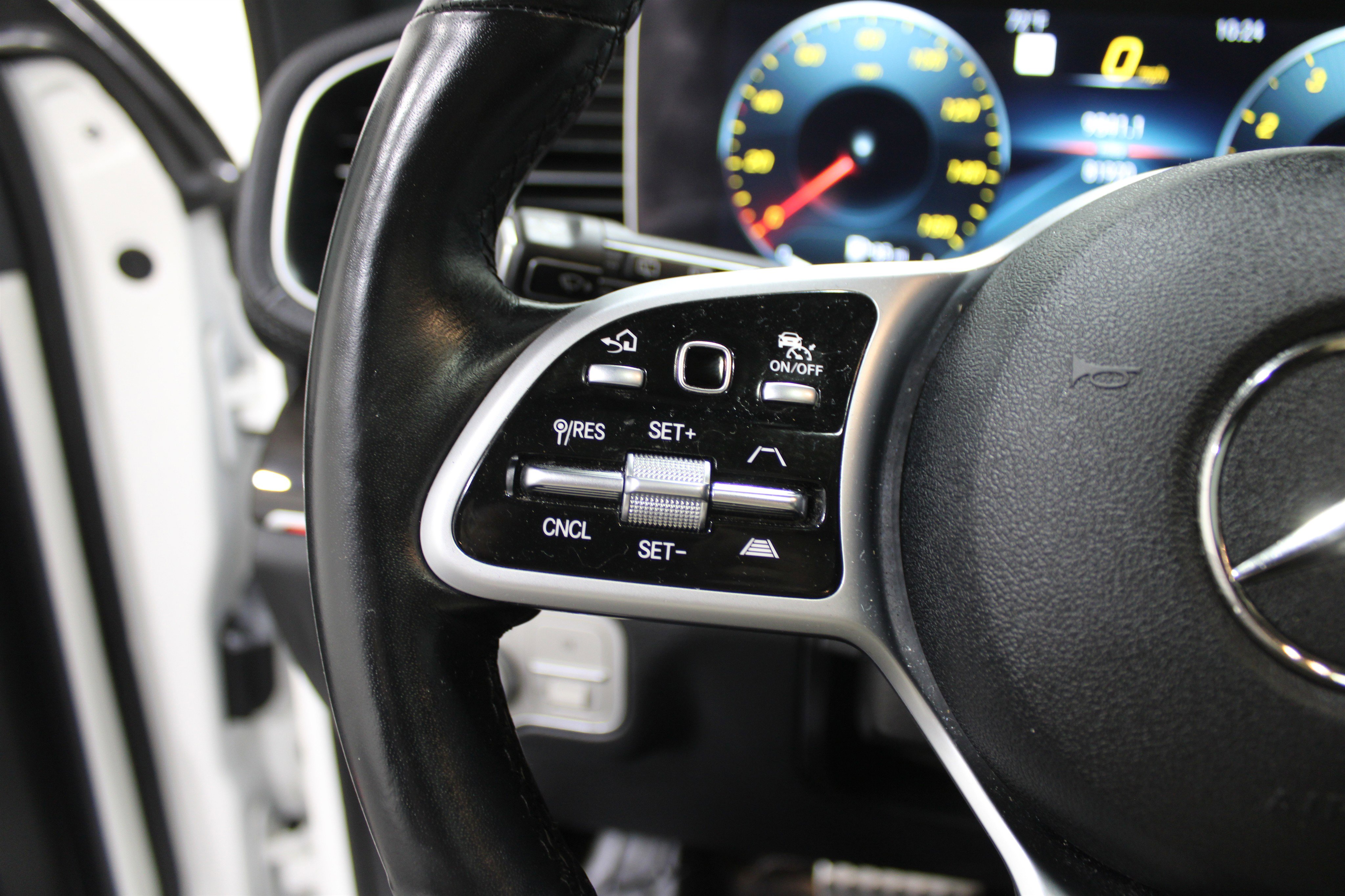 Used 2022 Mercedes-Benz GLS 450 4MATIC image 11