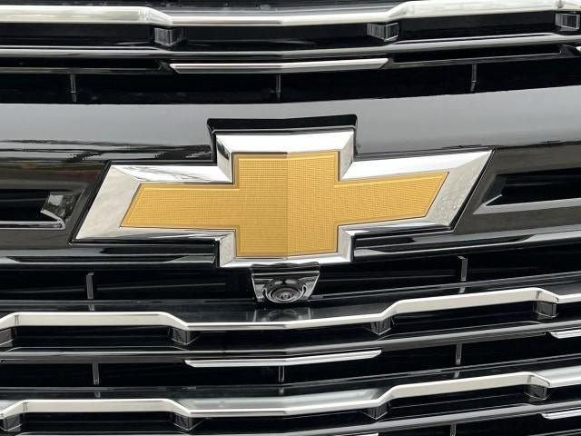 New 2026 Chevrolet Suburban High Country w/ LPO, Get Active Package RWD image 31