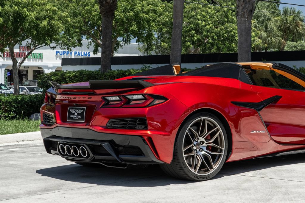 Used 2023 Chevrolet Corvette Z06 w/ Stealth Interior Trim Package RWD image 8