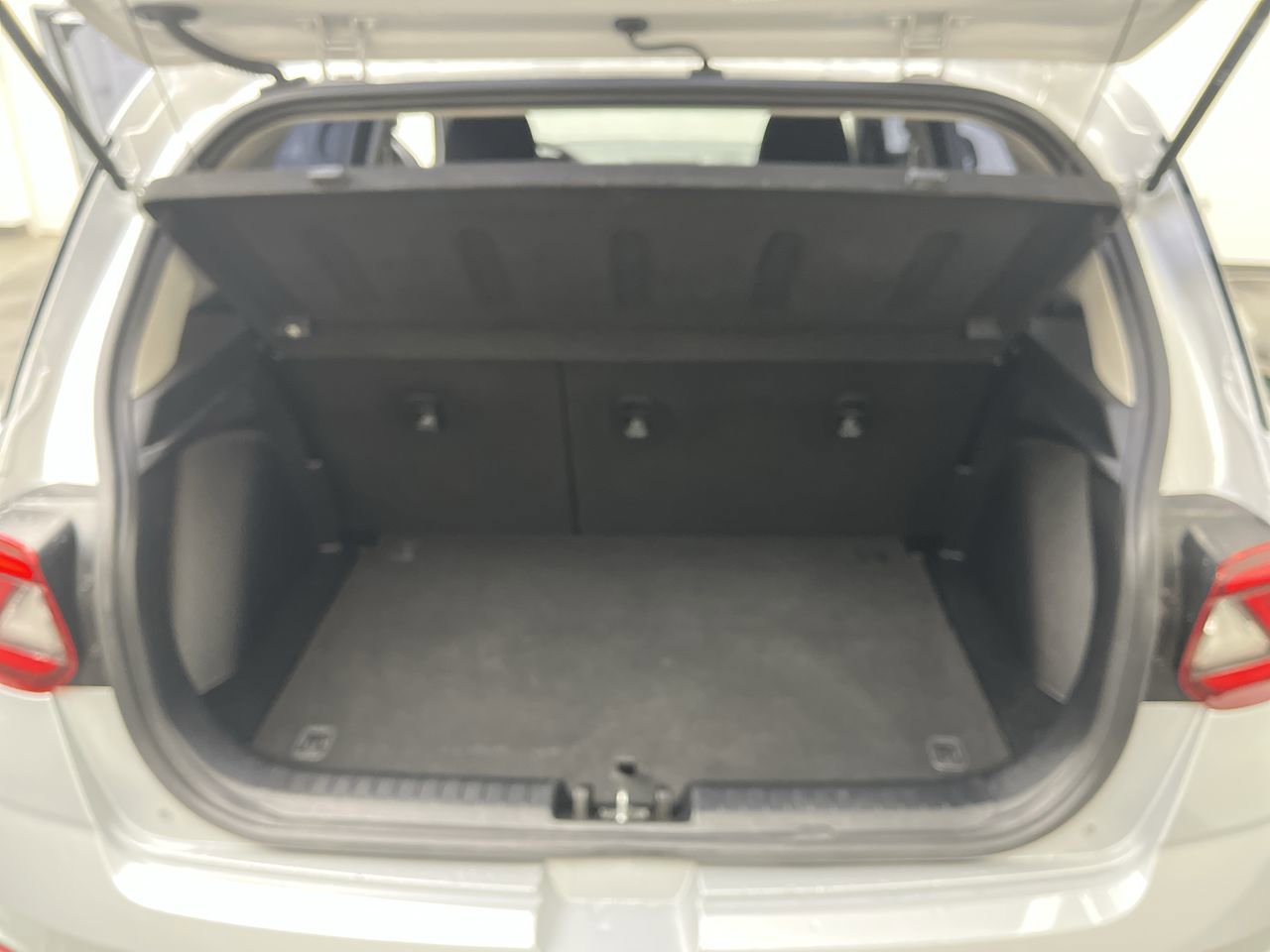 Used 2021 Hyundai Venue SE image 20