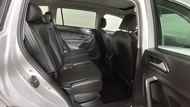 Used 2022 Volkswagen Tiguan SE AWD/4WD image 29