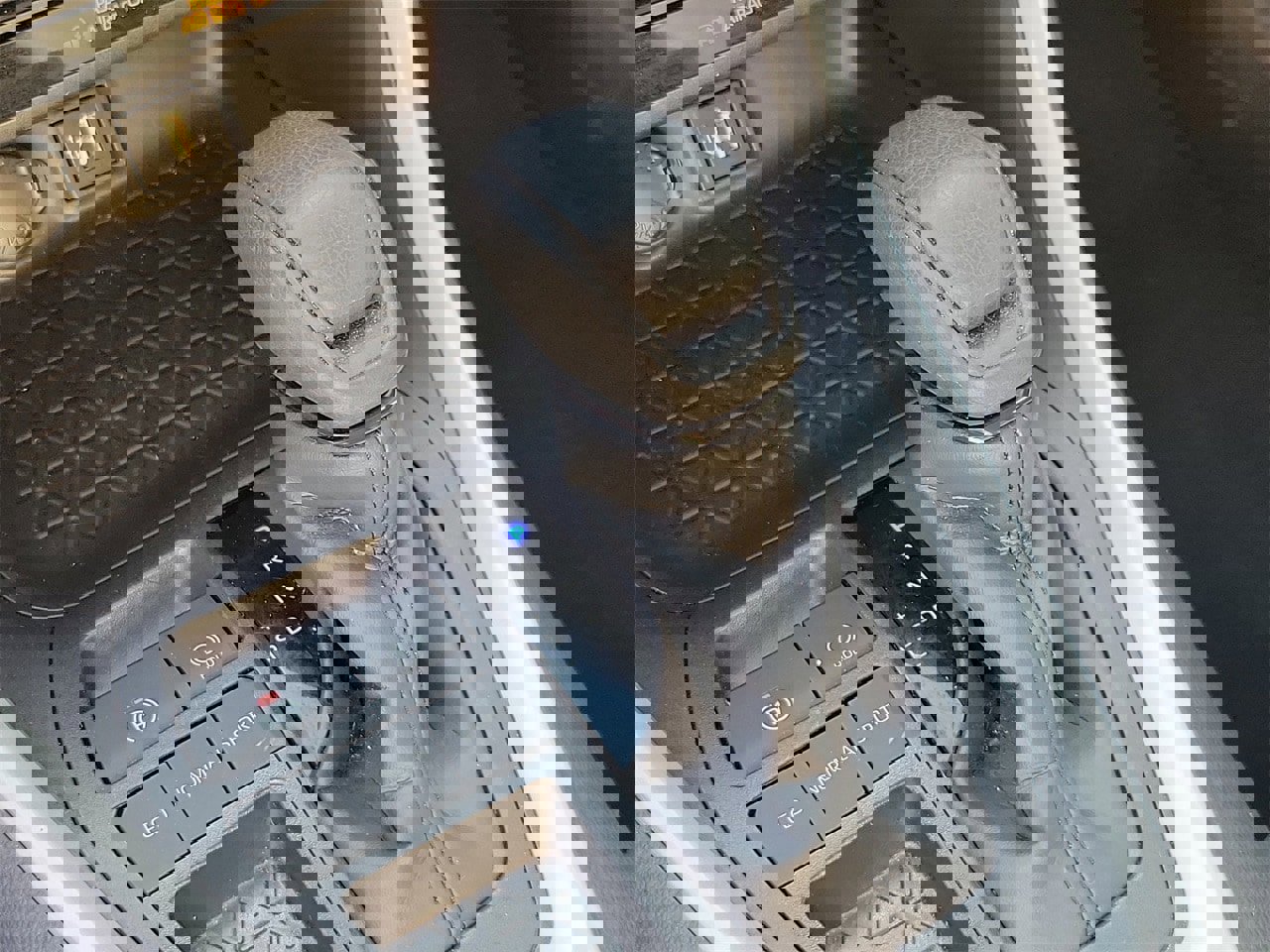 Used 2025 Toyota RAV4 LE image 27