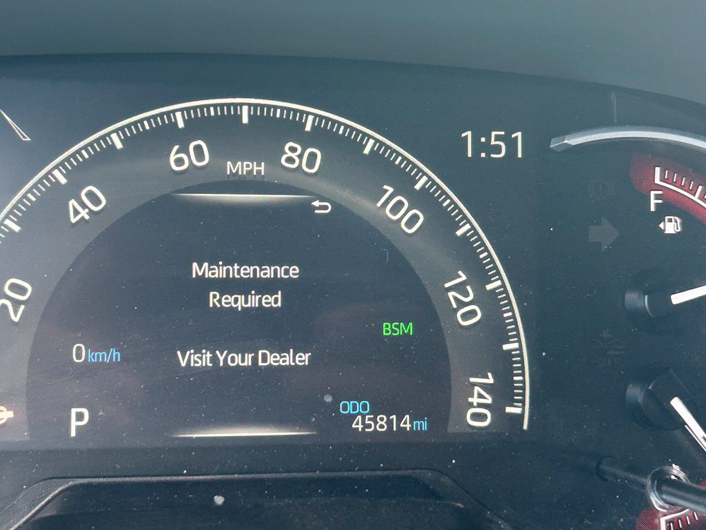Used 2025 Toyota RAV4 XLE AWD/4WD image 17