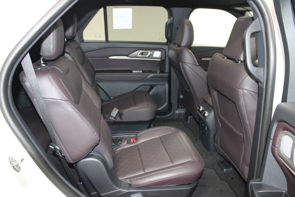 New 2026 Ford Explorer Platinum image 31