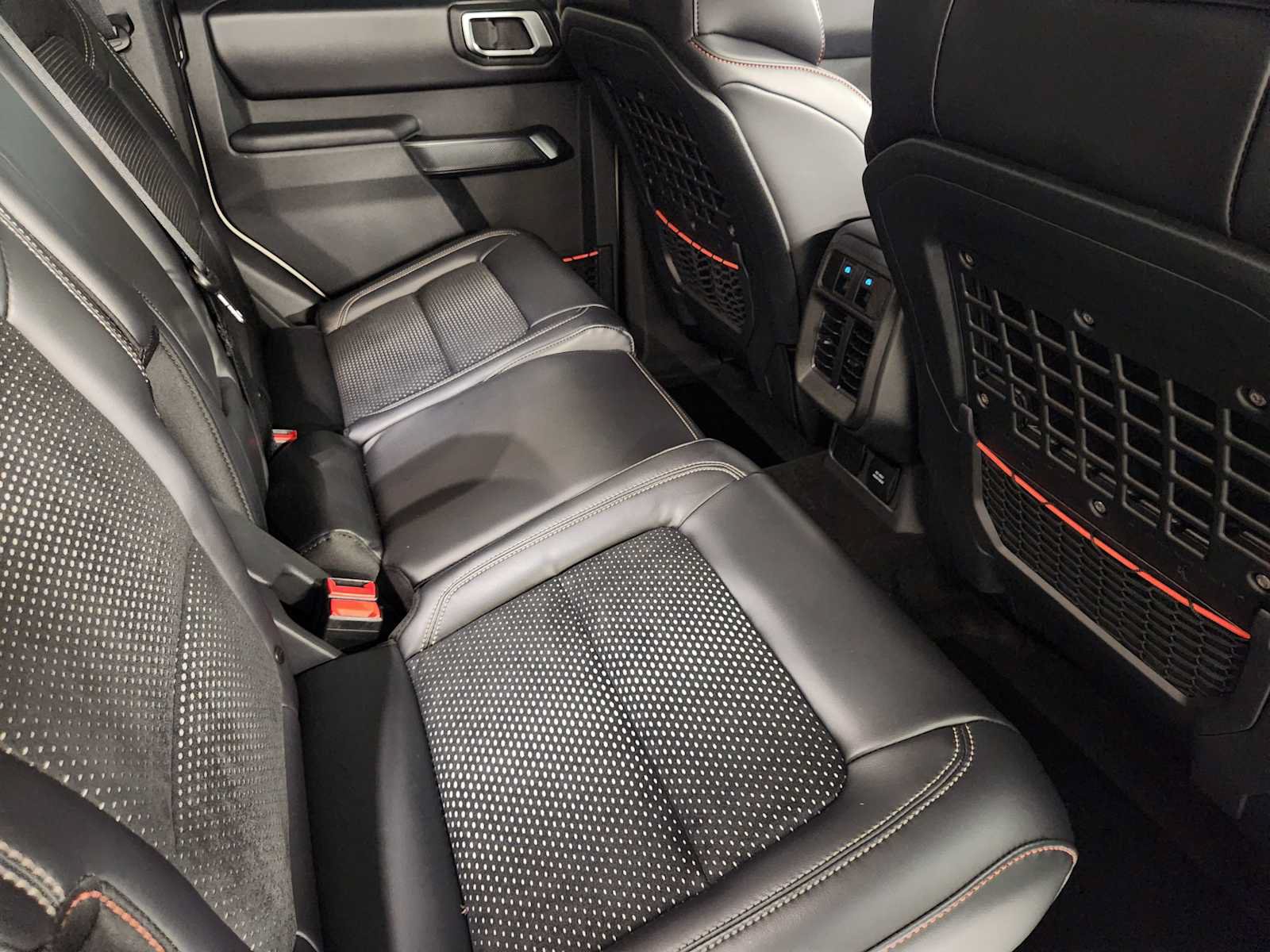 Used 2025 Ford Bronco Raptor AWD/4WD image 31